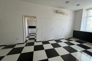 Locale commerciale piazza mazzini