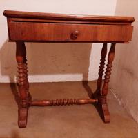 Tavolo in legno da ingresso