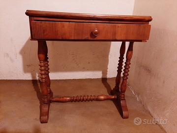 Tavolo in legno da ingresso