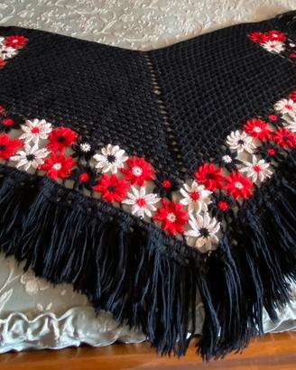 Scialle vintage in lana    -    NUOVO