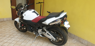 Suzuki GSR 600