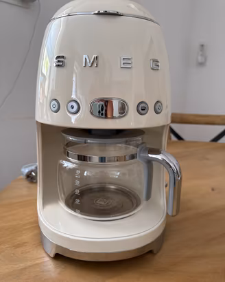 Bellisma macchina da caffe Smeg!!! Caffe americano