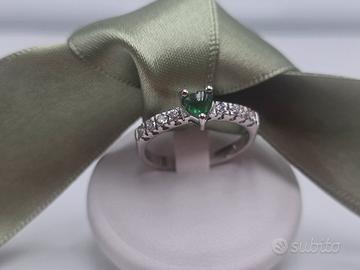 ANELLO ORO CUORE SMERALDO E DIAMANTI