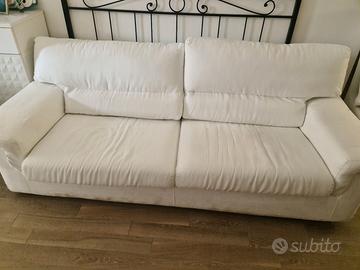 Divano letto e mobile tv