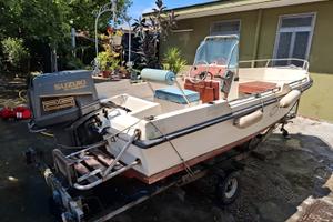 Imbarcazione Fuoribordo