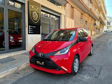 Toyota Aygo 1.0 VVT-i 69 CV 5 porte x-cool TSS