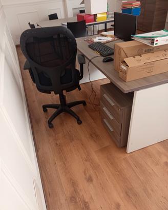 mobilio per ufficio 