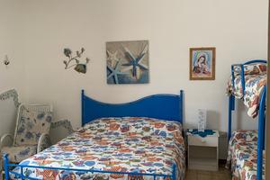 Casa con giardino 8 posti a 150mt dal mare