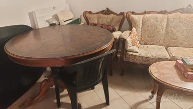 tavolo, divano, poltrone e tavolino