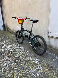 bicicletta BMX
