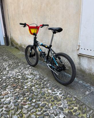 bicicletta BMX