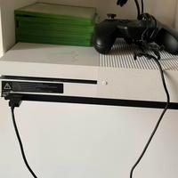Xbox one con fifa 22 e gta 5