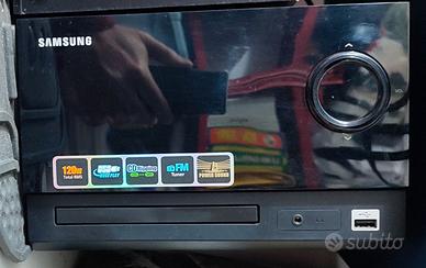 SAMSUNG Radio FM/CD/MP3  NUOVA!