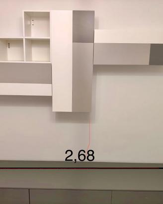 Asciugatrice, parete attrezzata e vasca da bagno