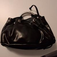 Borsetta Breil in pelle nera con bracciale Shake