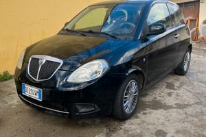 Lancia ypsilon neopatentati benzina gpl perfetta
