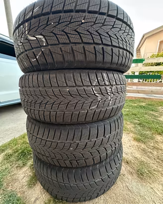 Gomme invernali 235/55 R 18 104V