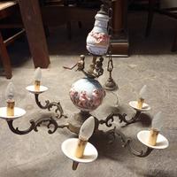 Lampadario in ceramica decorata