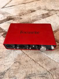 Focusrite Scarlett 2i4 - 1a gen.