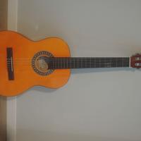 chitarra con custodia e accordatore