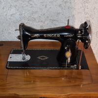 Macchina da cucire SINGER d'epoca a pedale