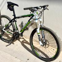 Bici MTB Trek 8000 – Leggera e pronta all’uso!