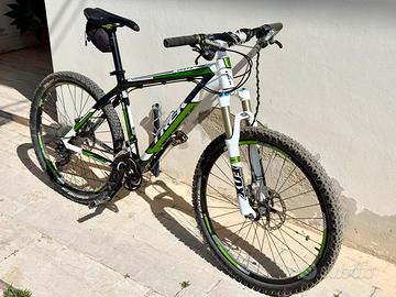 Bici MTB Trek 8000 – Leggera e pronta all’uso!