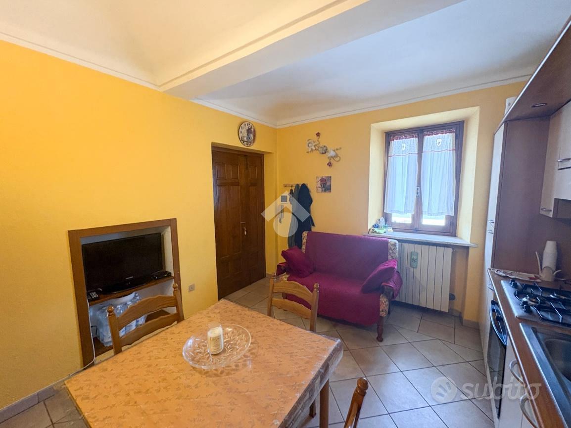 2 LOCALI A POIRINO - Vista 2