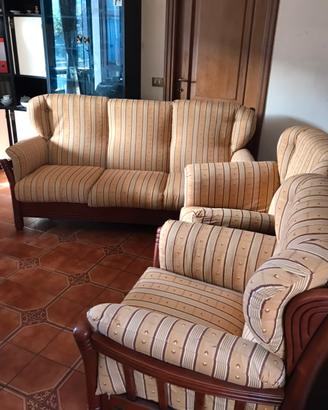 Divano con due poltrone rustico