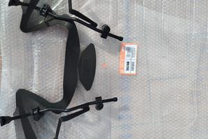 kit parabrezza + attacchi 