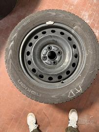 4 gomme da neve (Nokian WRD4 175*65*R15) Toyota IQ