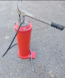 Ingrassatore a pressione 