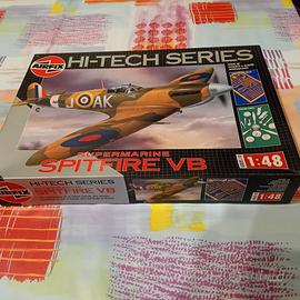 KIT PLASTICA SPITFIRE Vb 1/48 AIRFIX HI-TECH