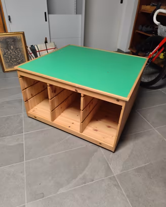 mobile porta giocattoli con rotelle 