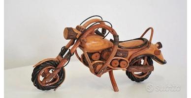 Harley Davidson artigianale in legno anni '50