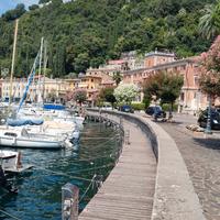 Toscolano centro. prenota le tue vacanze