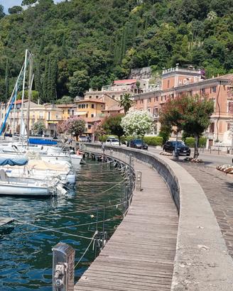 Toscolano centro. prenota le tue vacanze