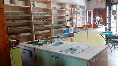 Arredamento negozio tabaccheria