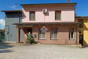 3 LOCALI A MOLINELLA