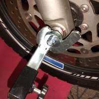 Sostegni per forcelle moto