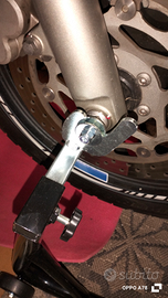 Sostegni per forcelle moto