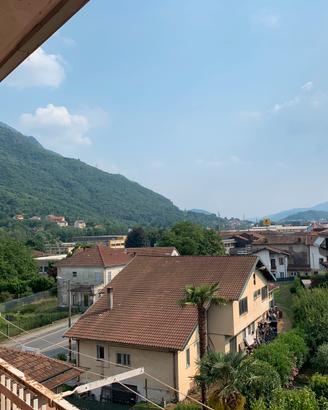 Tri locale ammobiliato