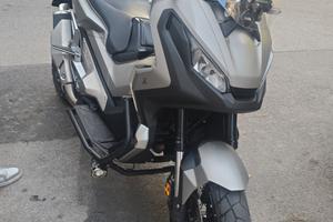 x adv 750  del 2020