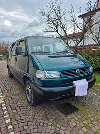 Volkswagen Caravelle passo lungo 8 posti