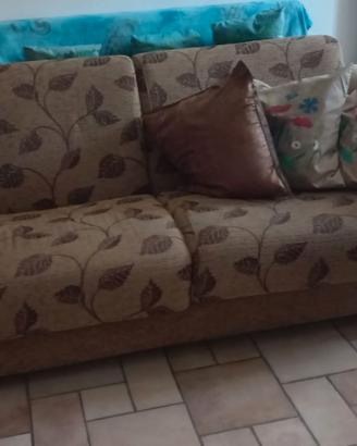 Divano letto 3 posti robusto, ritirabile a mano