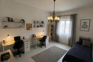 Camere singole arredate