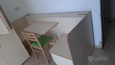 Cuncina a scomparsa e angolo snak con letto i