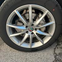 Cerchi e gomme da 19 alfa romeo stelvio