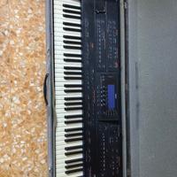 Roland G800 Arranger/Workstation