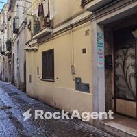 MONOLOCALE CON BAGNO, IDEALE ANCHE USO COMMERCIALE